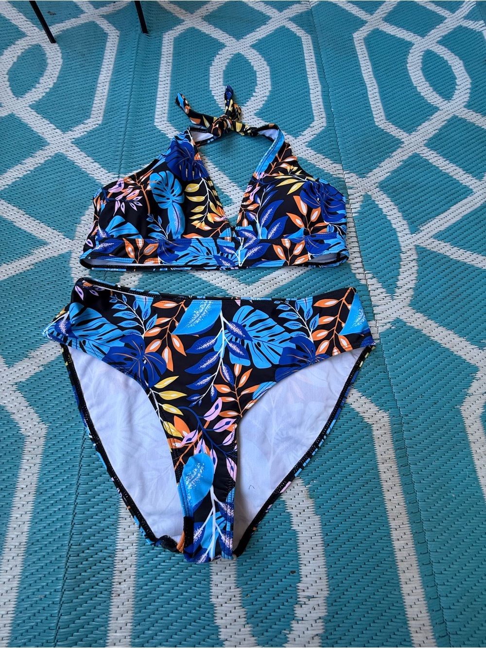 Women’s bikini 2pc swimsuit in Blue and Black Sz 2XL Lightly padded halter top